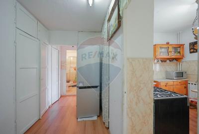 De vanzare apartament cu 2 camere in zona Rogerius, str Milcovului - 14