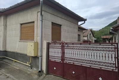 Casă cu 4 camere în Uroi - 8