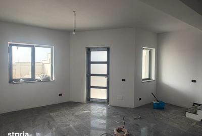 Casă cu 4 camere cu Teren 300 Mp în Plaiul Vulcanești - 1