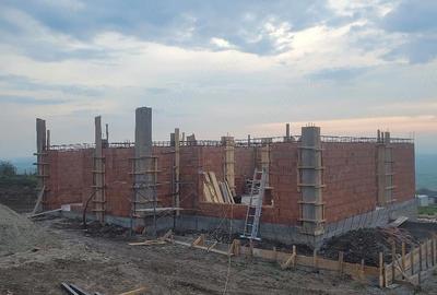 Casă cu 2 camere cu Teren 650 Mp în Chicerea - 2