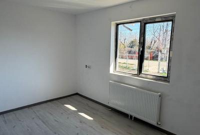 Casă individuală cu 4 camere cu Canalizare în Corbu - 9