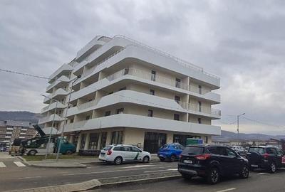 Apartament cu 3 camere semidecomandat în Florești - 1