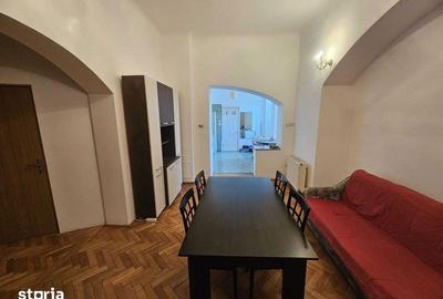 Apartament cu 3 camere decomandat în Central
