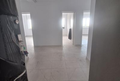 Apartament cu 3 camere decomandat în Exterior Vest - 3