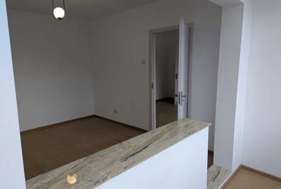 Apartament cu 2 camere, etajul 2/4, zona Podu Ros - 3