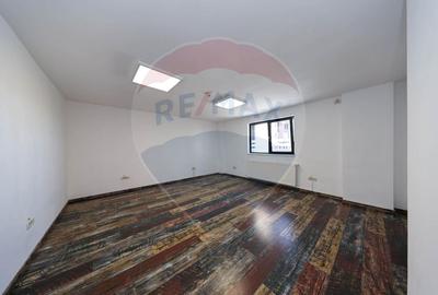 Birou, de 139.25 mp, în 13 Decembrie - 28