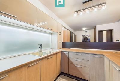 Apartament cu 3 camere semidecomandat, mobilat în UTA - 10
