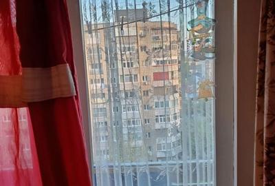 Apartament cu 3 camere semidecomandat în 1 Mai - 22