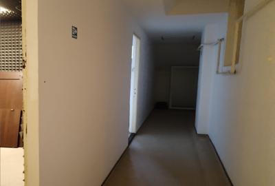 Birou, de 100 mp, în Central - 9