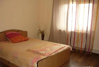 Apartament cu 3 camere decomandat în Buzaului