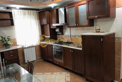 Apartament cu 4 camere decomandat, mobilat în Central - 4