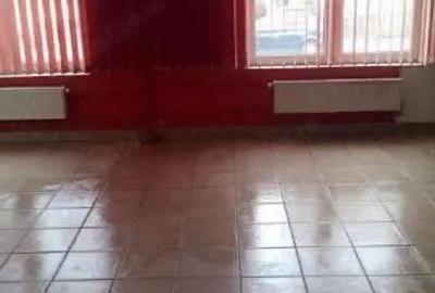 Spațiu comercial, de 120 mp, în Central - 4