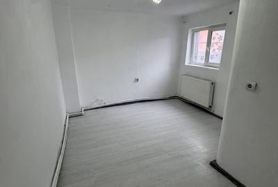 Casă individuală cu 4 camere cu Canalizare în B-dul București - 14