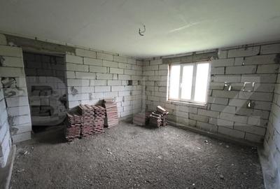 Casa la tara de vanzare, cu 13 ari de teren, la 40 km de Bi Casa la tara de vanzare, cu 13 ari de teren, la 40 km de Bi - 1