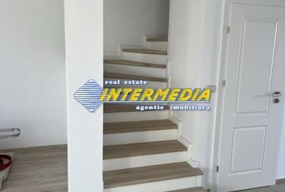 Casă individuală cu 4 camere cu Canalizare în Cetate - 2