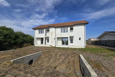 Martinesti, Duplex pe etaj, 3 Dorm, Buc separata,  Zona linistita. - 1