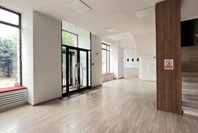 Spațiu comercial, de 303 mp, în P-ța Unirii - 1