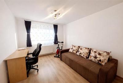 Apartament cu 3 camere decomandat, mobilat în Tractorul - 7