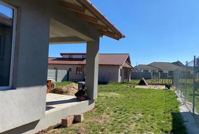 RECO Casa  in  Paleu cu 3cam - 3