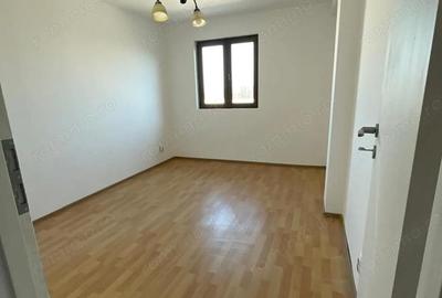 Spațiu comercial, de 550 mp, în Central - 7