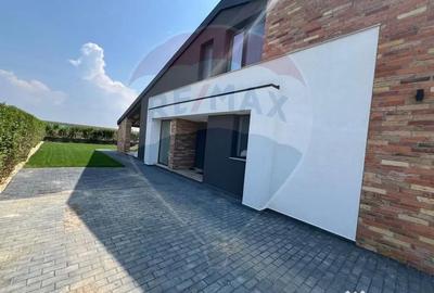 Casă cu 5 camere cu Teren 450 Mp în Central - 2