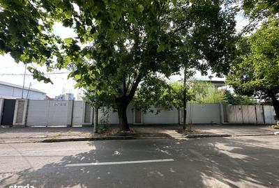 Teren de 1527 mp, în Central - 8