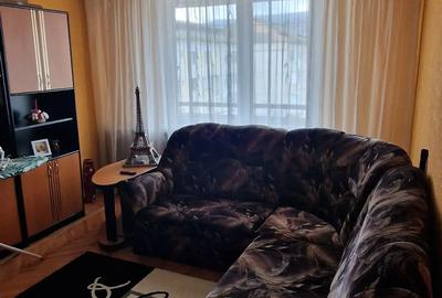 Apartament cu 3 camere decomandat în Precista