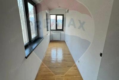 Vila de vanzare in zona Central Campulung-Muscel - 10