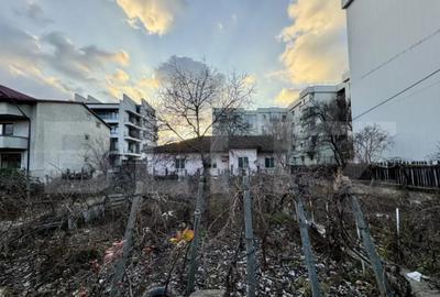 Teren de 770 mp, în 1 Mai