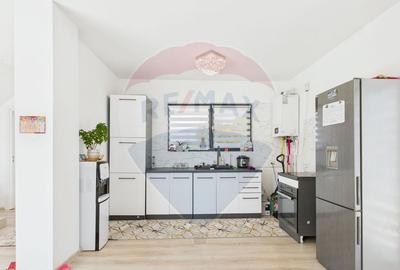 Duplex 85 mp utili, curte 200 mp vedere la lac ?i p?... - 12