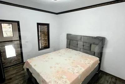 Lini?te, spa?iu ?i elegan?a casa superba langa Titu - 16