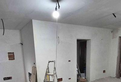 Spațiu comercial, de 250 mp, în Central - 8