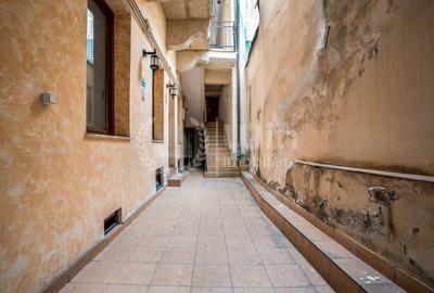 Casă individuală cu 12 camere cu Canalizare în Central - 18