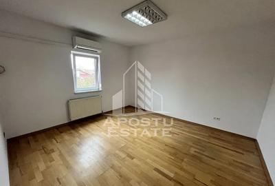 Casă cu 4 camere cu Canalizare în Elisabetin