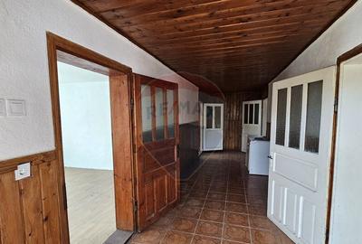 Casa cu 3 camere, teren intravilan de 1300mp in Ipote?... - 2