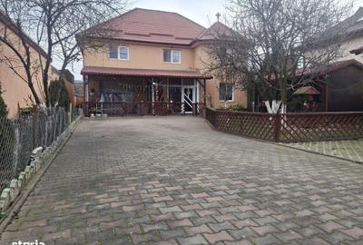 Casă cu 5 camere cu Teren 400 Mp în Sângeorgiu de Mureș
