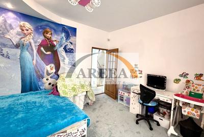 Casă individuală cu 9 camere cu Canalizare în Apărătorii Patriei - 4