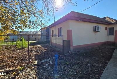 Casă cu 3 camere semidecomandat în Buchilași - 1