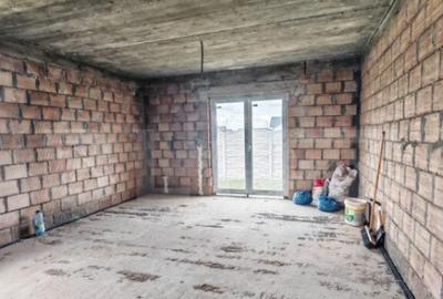 Casă cu 5 camere cu Teren 485 Mp în Vulcan