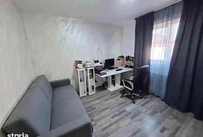 Casă cu 6 camere cu Teren 300 Mp în Central