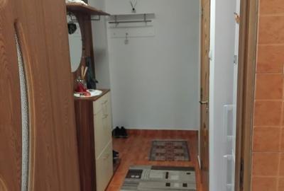 Apartament cu 3 camere semidecomandat în Central - 2