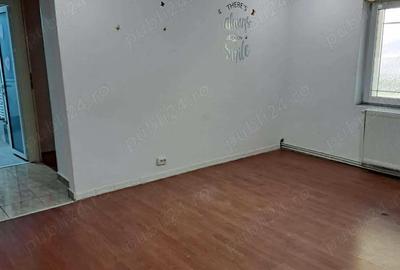 Apartament cu 2 camere semidecomandat în Micro 16