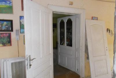 Casă cu 3 camere în Ghirodei - 4