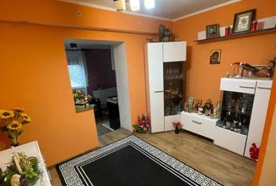 Apartament cu 3 Camere Decomandate-Parter Zona Burdujeni-Cuza Voda 2 Apartament cu 3 Camere Decomandate-Parter Zona Burdujeni-Cuza Voda 2 - 2