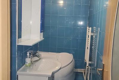 Vand apartament cu 4 camere decomandate in Caransebe?, cartier Pipirig, et.4 - 5