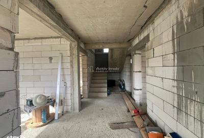 Casă cu 5 camere cu Teren 1414 Mp în Știuca - 15