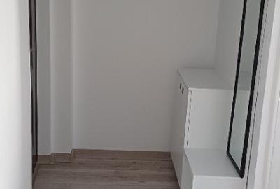 Proprietar-inchiriez Apartament 2 camere, centru, renovat NOU - 1