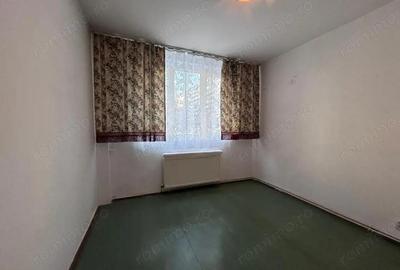 Apartament cu 3 camere decomandat în Theodor Pallady