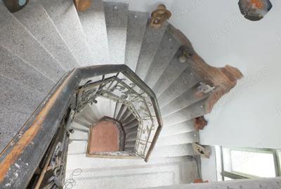 Vand in municipiul Petro?ani zona supercentrala, o casa emblematica + teren aferent. - 4