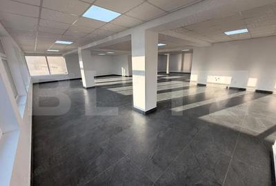 Spațiu comercial, de 245 mp, în Central - 9